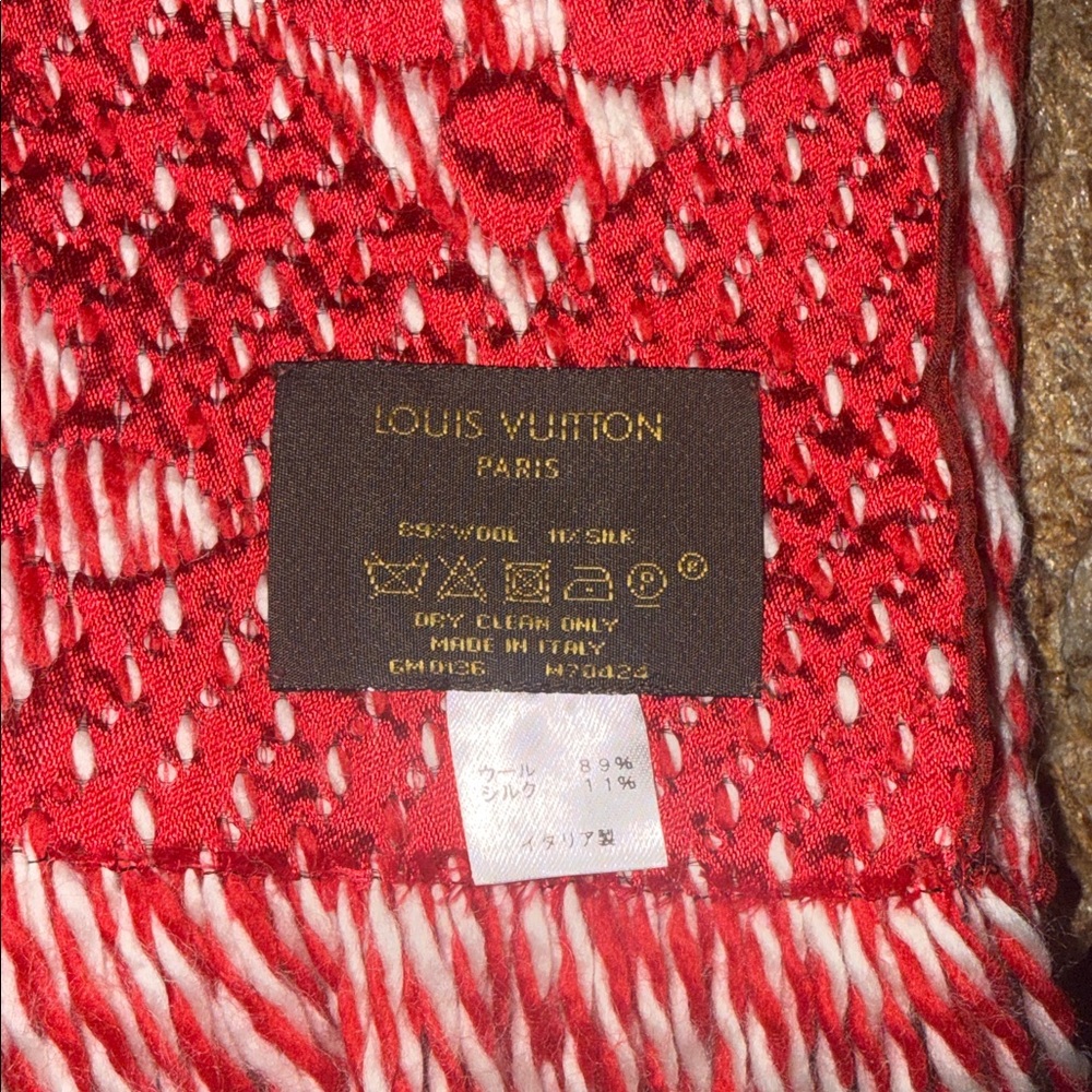 Louis Vuitton Red and White Logo Scarf - Picture 4 of 11